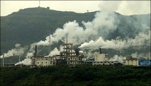 20111106-Wikicommons Yangtze Factory.jpg